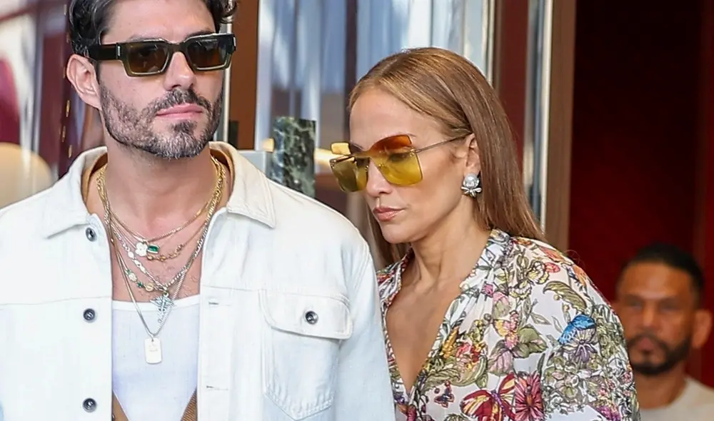 Jennifer López tiene actualmente 56 años y está en plena gira mundial. Foto: E!