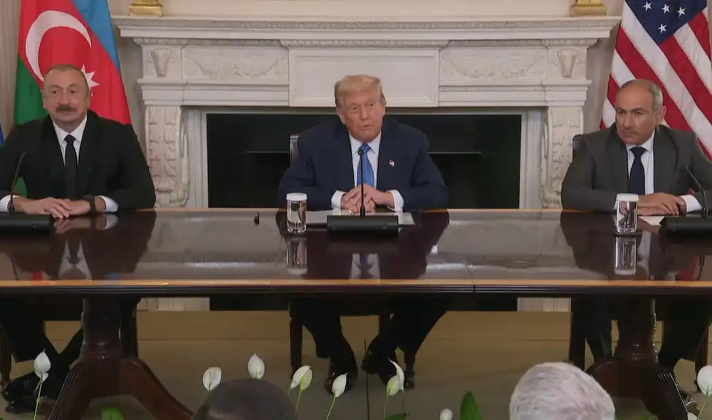 Donald Trump se reúne con los líderes de Azerbaiyán y Armenia para firmar un acuerdo de paz mediado por EE. UU. y con beneficios económicos.
