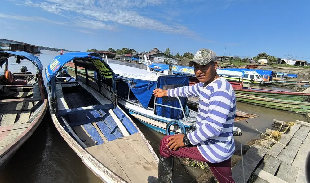 Samuel Díaz es un balsero que diariamente cruza las fronteras entre Perú, Tabatinga (Brasil) y Leticia (Colombia). Foto: Yazmín Araujo - La República.