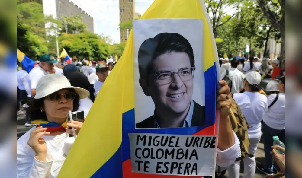Miguel Uribe Turbay, de 39 años y perteneciente al partido de derecha Centro Democrático, fue atacado con dos disparos en la cabeza que lo dejó internado. Foto: Difusión Miguel Uribe Turbay, de 39 años y perteneciente al partido de derecha Centro Democrático, fue atacado con dos disparos en la cabeza que lo dejó internado. Foto: Difusión
