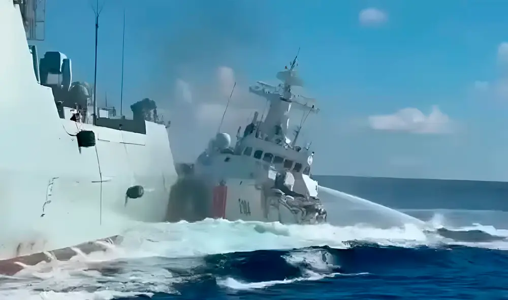 Dos buques chinos se estrellaron al realizar un persecución a un barco filipino. Dos buques chinos se estrellaron al realizar un persecución a un barco filipino.