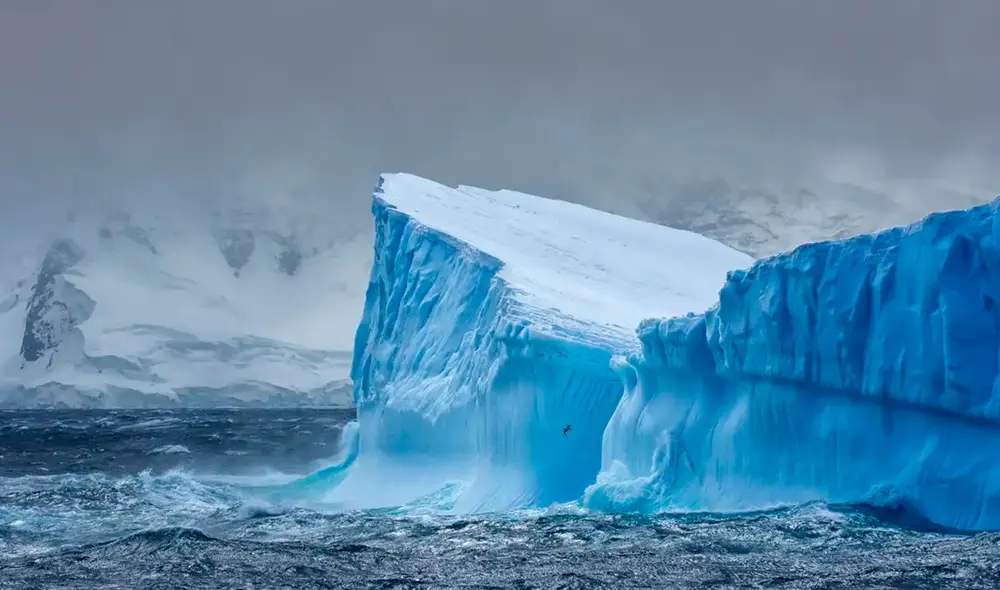 Los investigadores aprovecharon el desprendimiento de un iceberg en la Antártida para realizar una exploración. Foto: IStock Los investigadores aprovecharon el desprendimiento de un iceberg en la Antártida para realizar una exploración. Foto: IStock