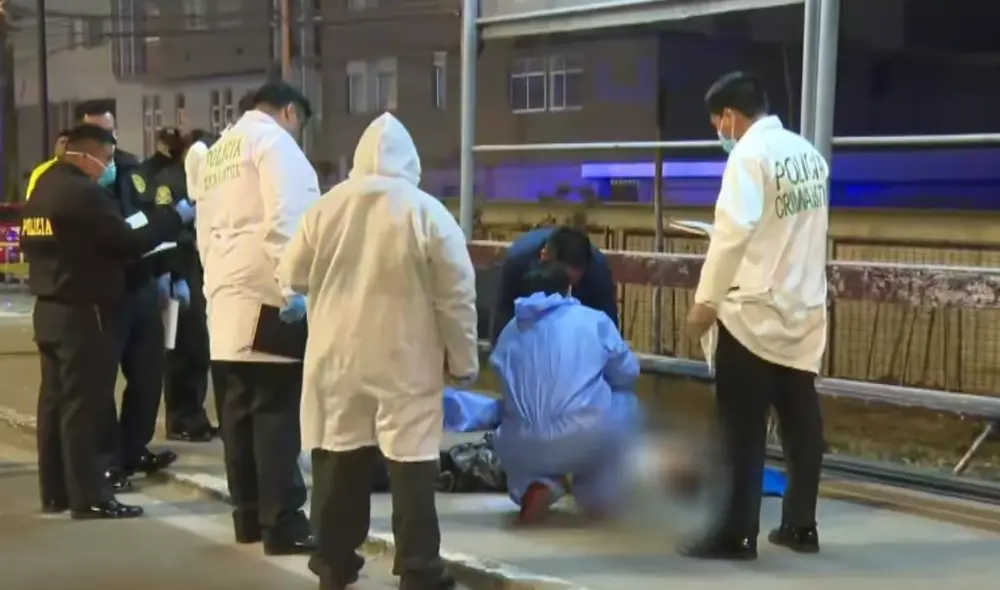 Hallan a hombre muerto de un disparo en Surco. Foto: Latina Hallan a hombre muerto de un disparo en Surco. Foto: Latina