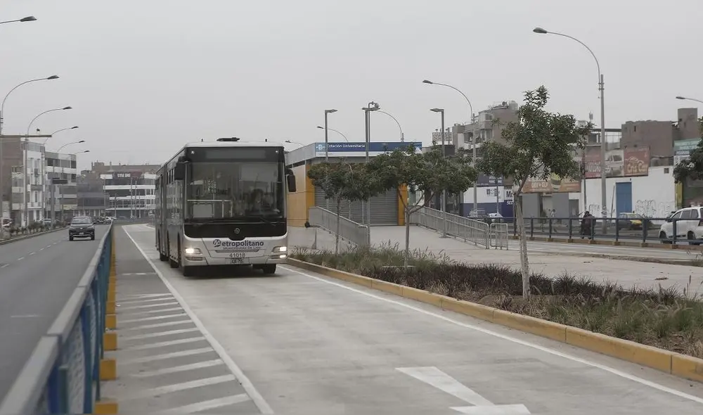 Faltan más buses para que abran más estaciones del Metropolitano.