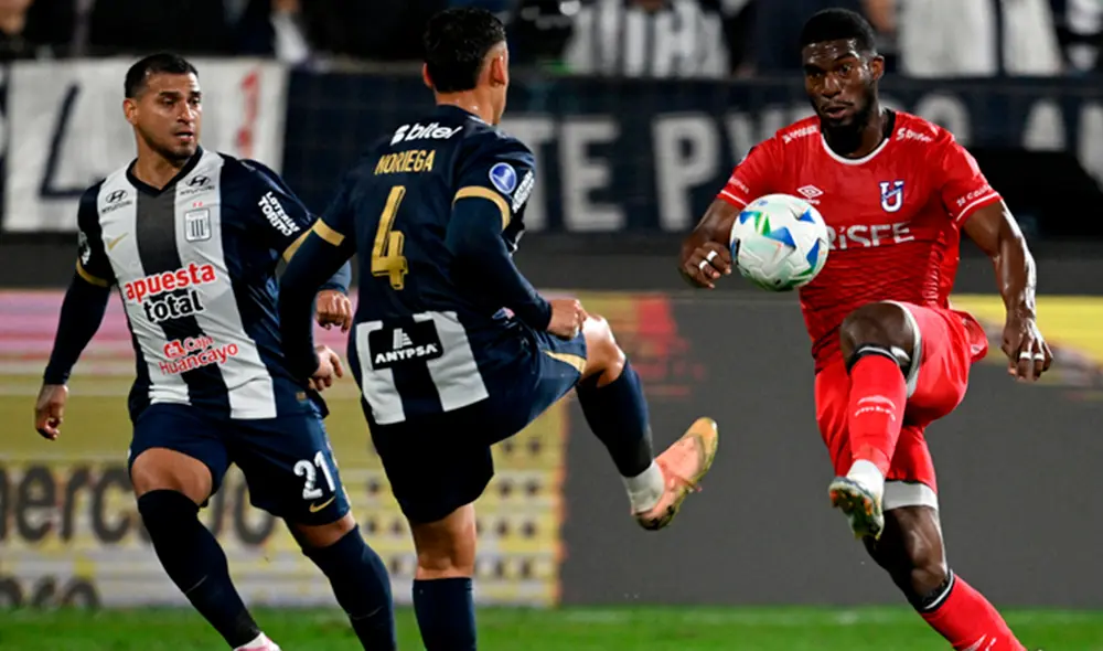 Alianza Lima empezó como local ante la Universidad Católica de Quito por la Copa Sudamericana. Foto: AFP