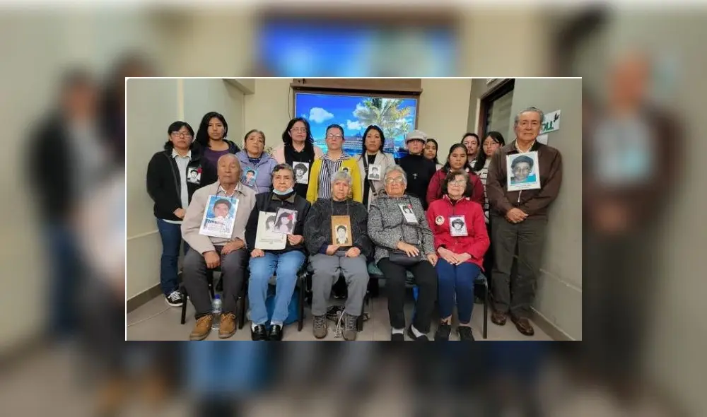 Familiares de víctimas de las matanzas de Barrios Altos y La Cantuta Familiares de víctimas de las matanzas de Barrios Altos y La Cantuta