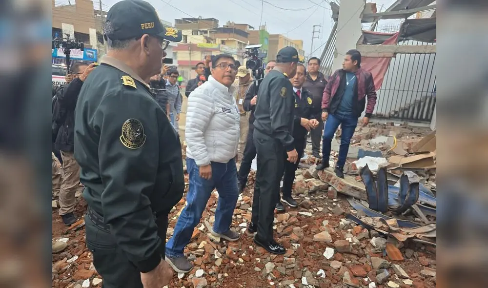 Guerra por control territorial entre bandas en Trujillo causa muerte, caos y destrucción. Guerra por control territorial entre bandas en Trujillo causa muerte, caos y destrucción.