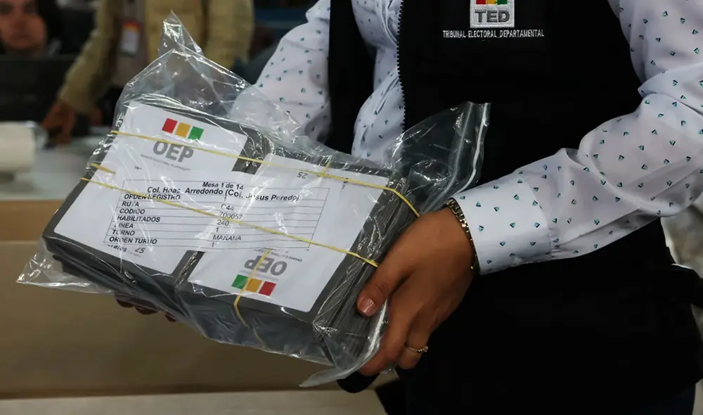 Los recintos de votación se encuentran listos en Estados Unidos para las elecciones de Bolivia. Foto: AFP