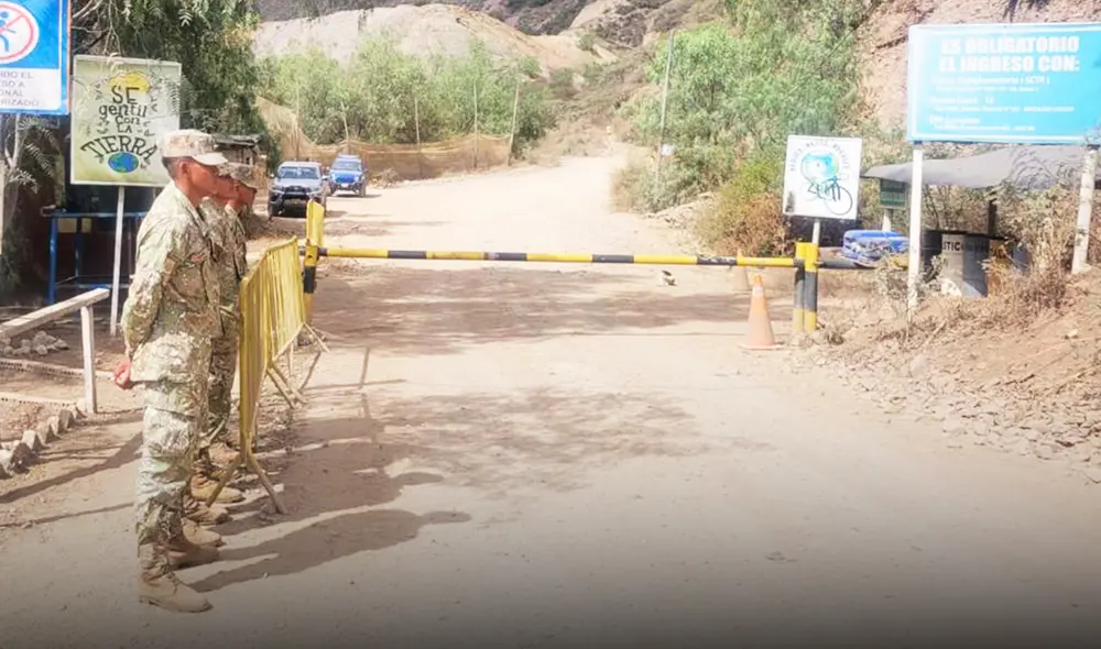 Custodia. El acceso al terreno donde funciona la planta procesadora de metales lo controla el Ejército. Foto: La República Custodia. El acceso al terreno donde funciona la planta procesadora de metales lo controla el Ejército. Foto: La República