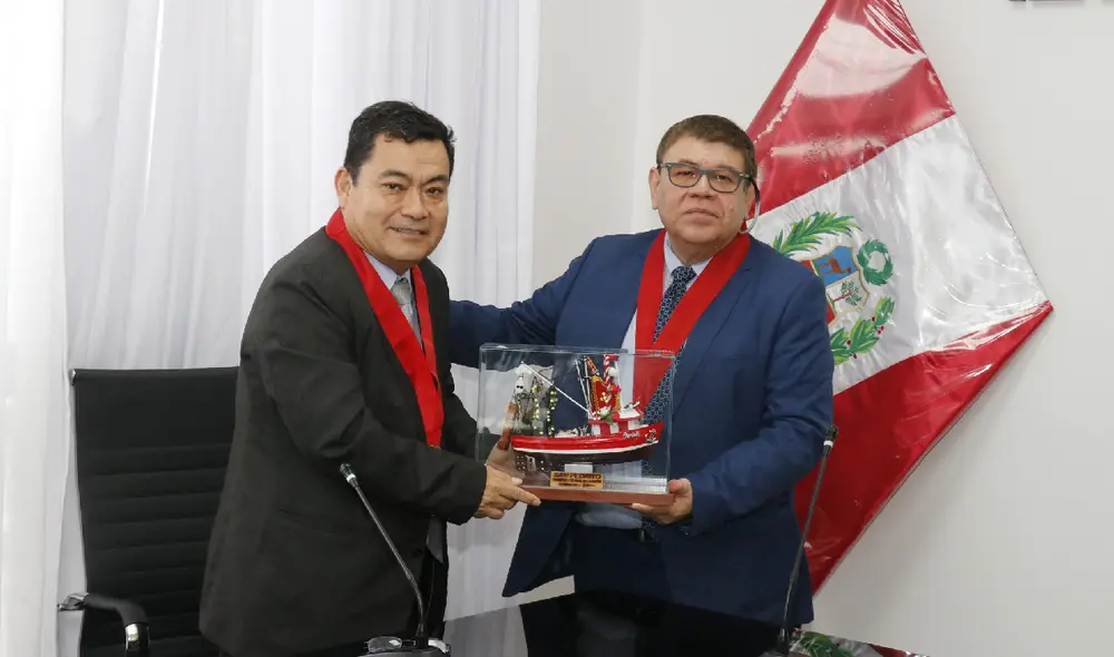 La delegación participó en una simulación del proceso de certificación y almacenamiento. Fuente: Difusión.