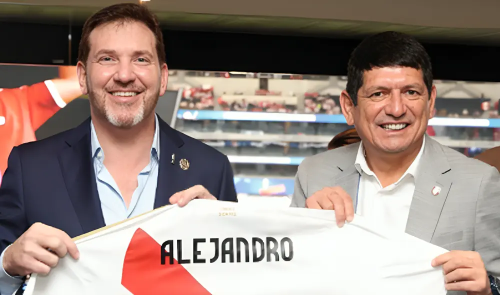 Alejandro Domínguez felicitó a Agustín Lozano por su reciente reelección como presidente de la FPF.