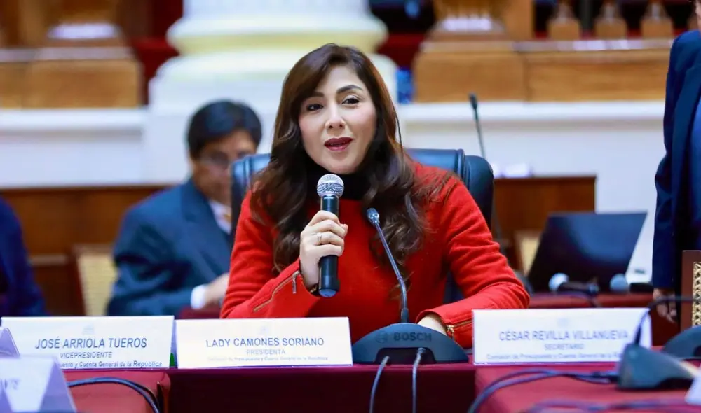 Lady Camones reemplaza a María Acuña en la SAC. Foto: Congreso Lady Camones reemplaza a María Acuña en la SAC. Foto: Congreso
