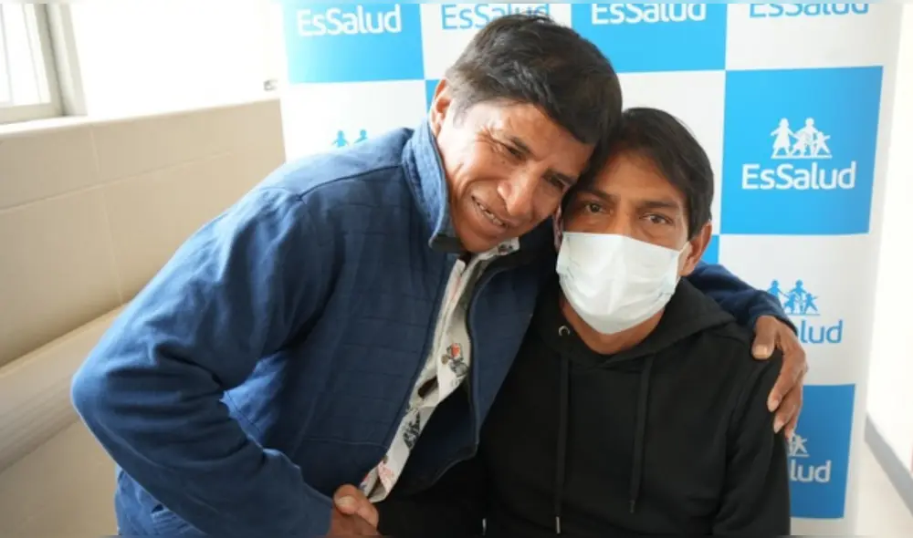 Carlos Zapata Acian y su hijo, Carlos Zapata Capristán. Foto: EsSalud