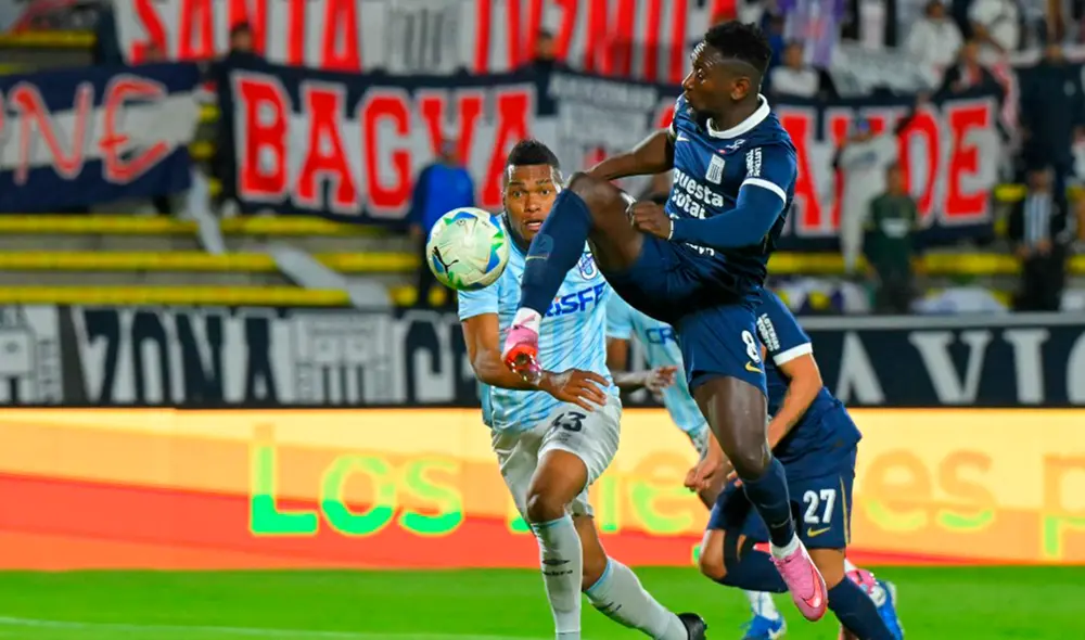 Alianza Lima y la U. Católica se enfrentan el Olímpico Atahualpa de Quito. Foto: AFP Alianza Lima y la U. Católica se enfrentan el Olímpico Atahualpa de Quito. Foto: AFP