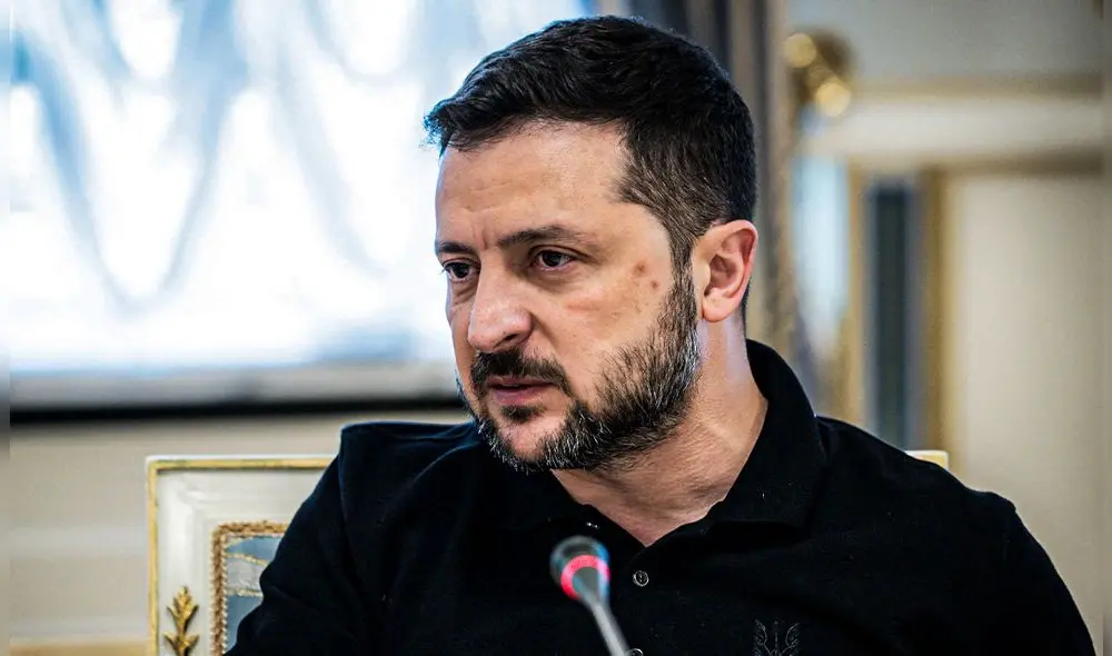 Según Zelensky, la bandera ucraniana se ha convertido en un símbolo de esperanza y fortaleza. Foto: AFP. Según Zelensky, la bandera ucraniana se ha convertido en un símbolo de esperanza y fortaleza. Foto: AFP.