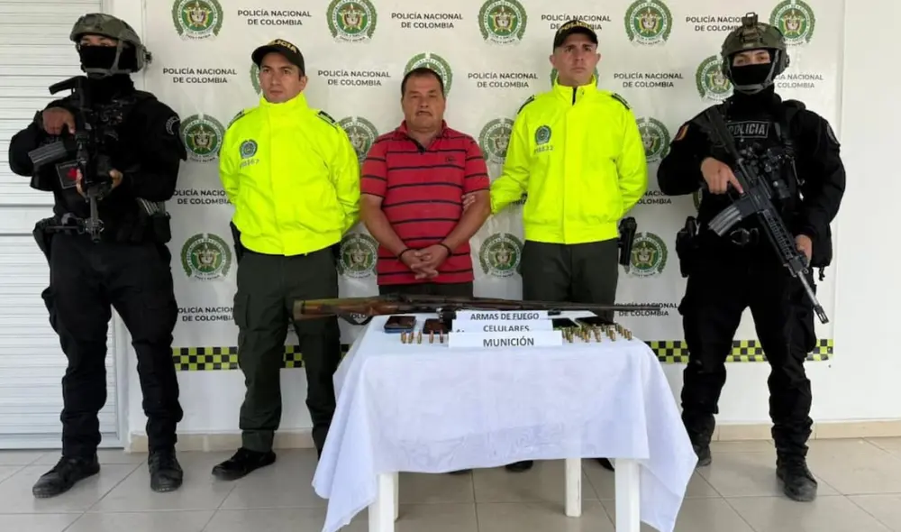 Captura de Mono Luis, clave en el narcotráfico del EMC fue capturado por la policía colombiana. Foto: Policia Nacional Captura de Mono Luis, clave en el narcotráfico del EMC fue capturado por la policía colombiana. Foto: Policia Nacional