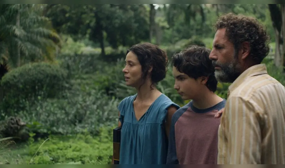 Escena con Daniela Ramírez, Varek La Rosa y Francisco Denis.