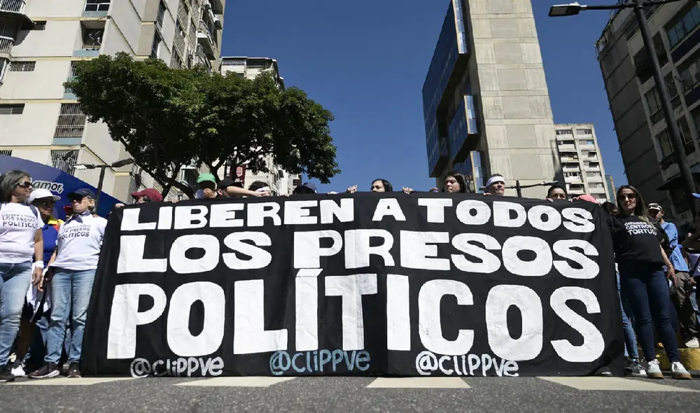 Un grupo de 13 presos políticos en Venezuela, entre ellos Américo de Grazia y Pedro Guanipa, fue liberado en medio de tensiones entre el régimen de Maduro y Estados Unidos. Foto: AFP Un grupo de 13 presos políticos en Venezuela, entre ellos Américo de Grazia y Pedro Guanipa, fue liberado en medio de tensiones entre el régimen de Maduro y Estados Unidos. Foto: AFP