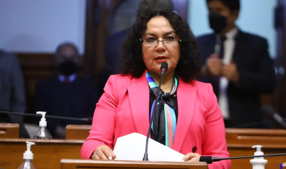 María Acuña tendría presuntamente a un testaferro como gerente general. Foto: composición LR María Acuña tendría presuntamente a un testaferro como gerente general. Foto: composición LR