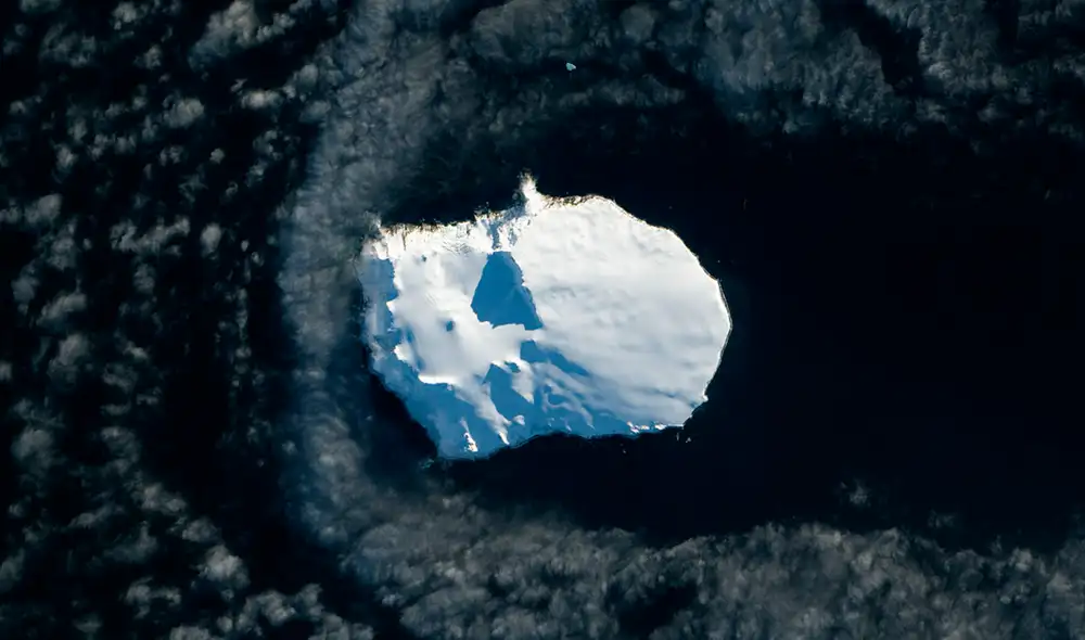 Bouvet, la isla más aislada del planeta, es un santuario helado sin rastro humano en el Atlántico Sur.