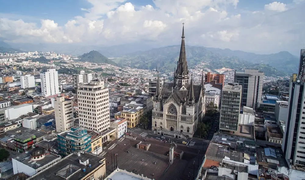 Manizales se encuentra en Colombia y es un lugar con muchos habitantes. Manizales se encuentra en Colombia y es un lugar con muchos habitantes.