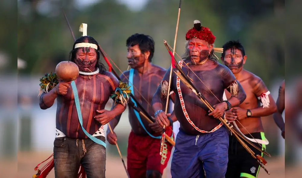 Pueblos originarios enfrentan la amenaza constante de mineros ilegales, madereros y narcotraficantes que avanzan sobre sus territorios. Pueblos originarios enfrentan la amenaza constante de mineros ilegales, madereros y narcotraficantes que avanzan sobre sus territorios.