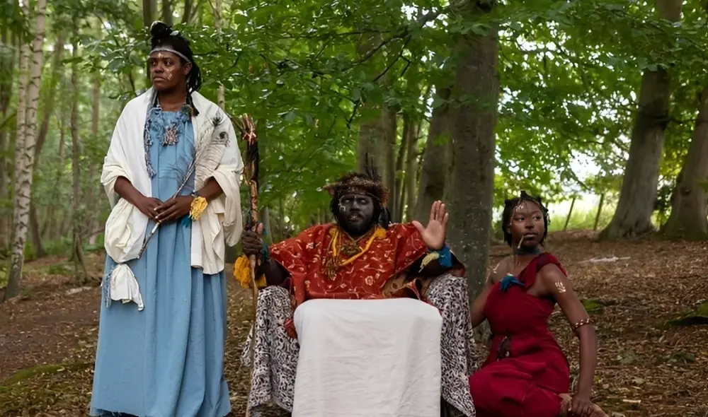 Mujer de Texas hallada con tribu ‘perdida’ en Bosque de Escocia