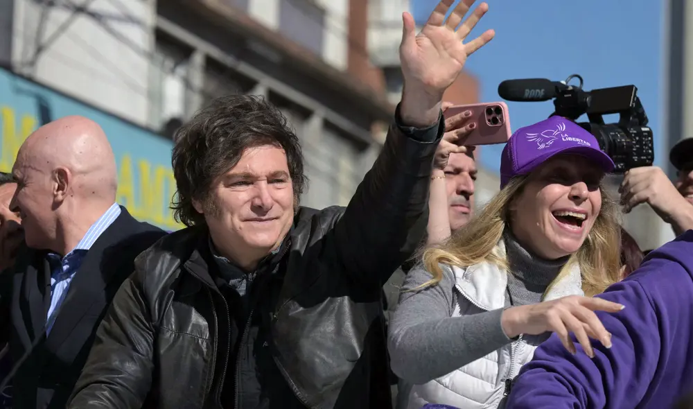 Caravana de Milei en Lomas de Zamora interrumpida por agresión opositora. Foto: AFP