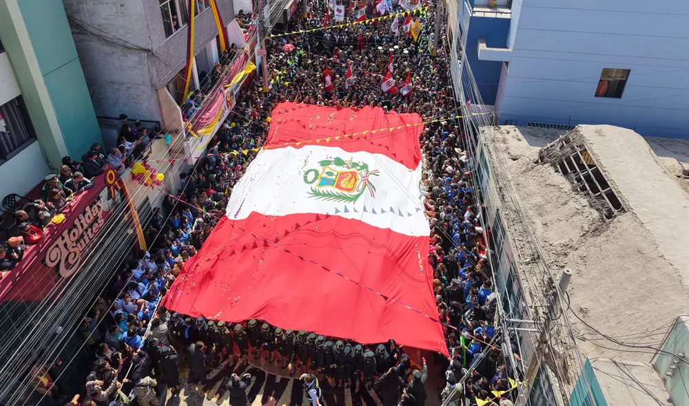 Tacneños demostraron peruanidad a pesar de desplante del Ejecutivo. Foto: Liz Ferrer - La República. Tacneños demostraron peruanidad a pesar de desplante del Ejecutivo. Foto: Liz Ferrer - La República.