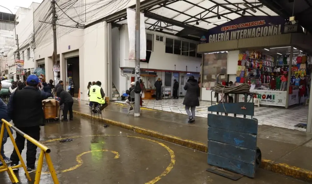 Violento asalto en Galería Internacional de Lima