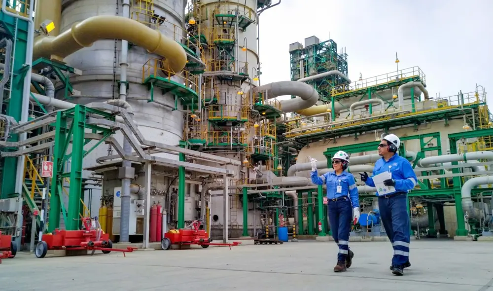 La carga inicial se ejecutó con éxito desde el Muelle de Carga Líquida N°1 de la Refinería de Talara. Foto: Andina La carga inicial se ejecutó con éxito desde el Muelle de Carga Líquida N°1 de la Refinería de Talara. Foto: Andina