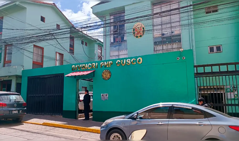 Los presuntos involucrados permanecen en la Divincri mientras realizan las diligencias correspondientes. Foto: Luis Álvarez, La República