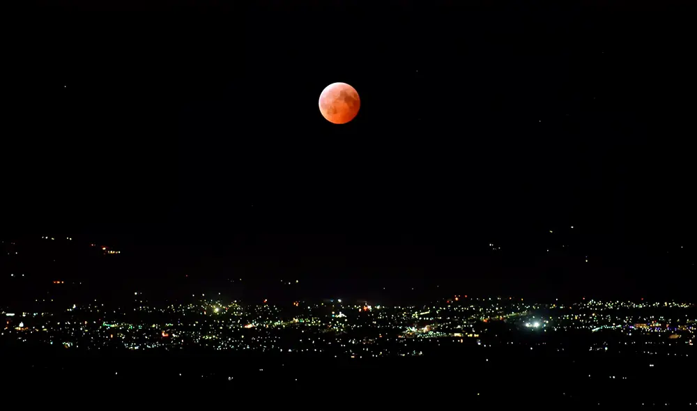 El próximo eclipse lunar total de septiembre tendrá una duración de 82 minutos. Foto: IStock