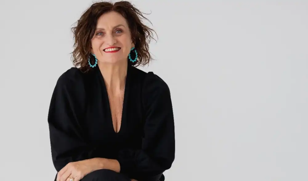 Simone Milasas parte de la idea de que la prosperidad puede desarrollarse a partir de la creatividad. Simone Milasas parte de la idea de que la prosperidad puede desarrollarse a partir de la creatividad.