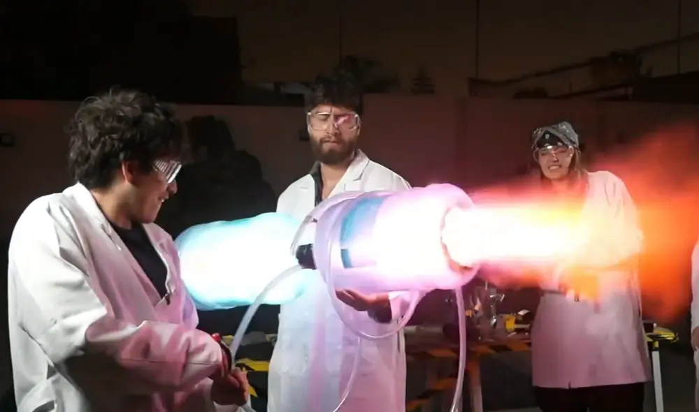 Glogloking, Emikukis y otros streamers realizan experimento en Kick del 'cañón de plasma', pero sale  mal