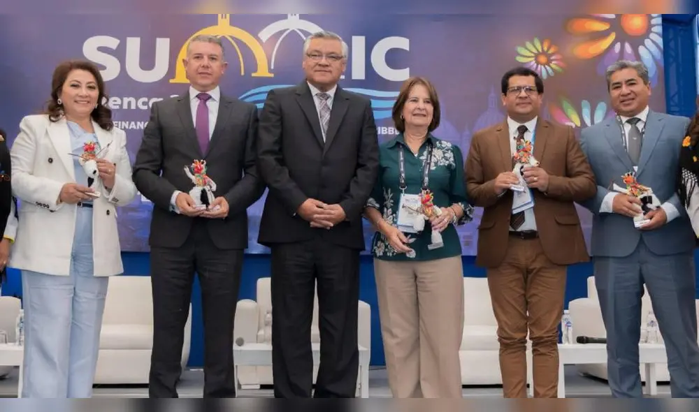 María Masache, Rolando Reaño, Jesús Arenas Carpio, María Hoyos, Jorge Solis, Vladimiro Vila (Presidente de la Fenacrep – Perú).