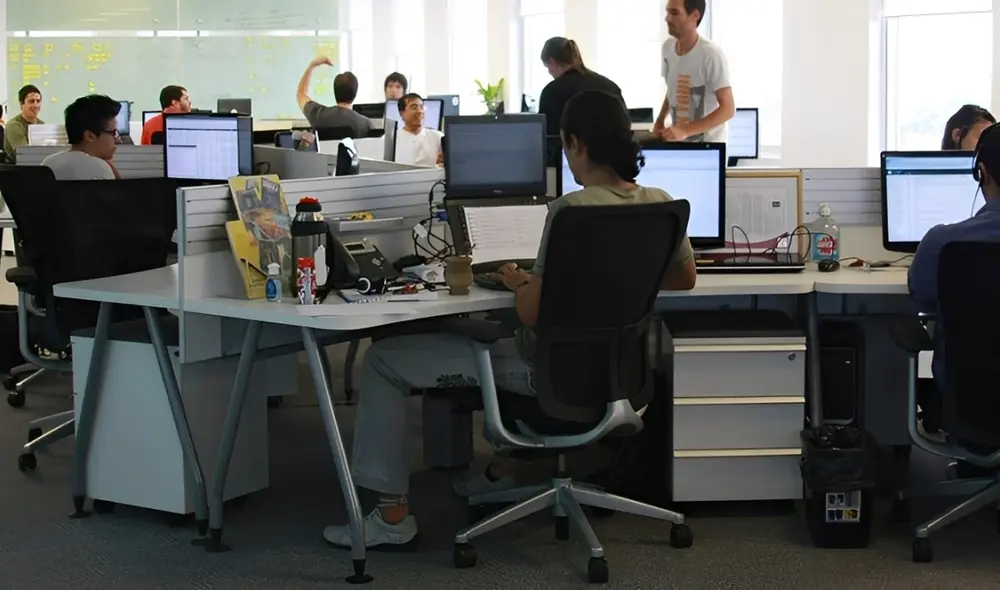 El nuevo marco normativo plantea obligaciones para las organizaciones que empleen IA en su gestión humana.