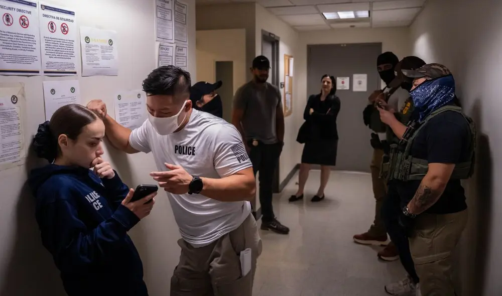 Agentes de ICE continuarán arrestando inmigrantes en tribunales de Nueva York.