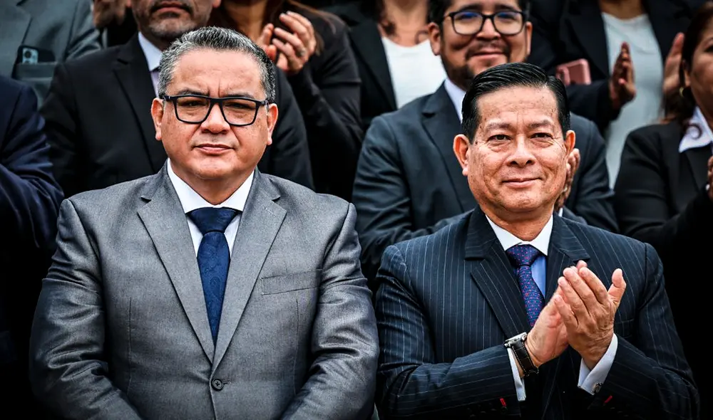 Juan José Santiváñez y Eduardo Arana habrían favorecido a delincuente 'El Diablo'. Foto: Presidencia Juan José Santiváñez y Eduardo Arana habrían favorecido a delincuente 'El Diablo'. Foto: Presidencia
