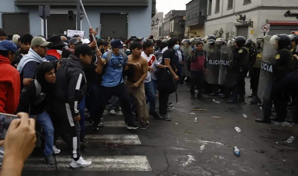 Protestas por la reforma del sistema de pensiones. Foto: Sebastián Blanco Salazar/La República Protestas por la reforma del sistema de pensiones. Foto: Sebastián Blanco Salazar/La República
