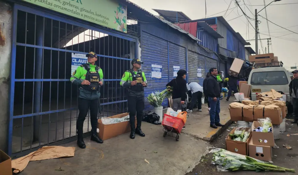 Clausuran más de 30 puestos en el Mercado de Las Flores. Foto: Kevinn García