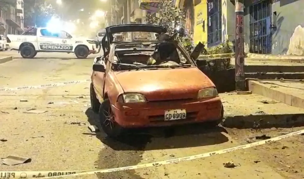 Ataque con explosivo destruye auto de regidor municipal de Carabayllo.