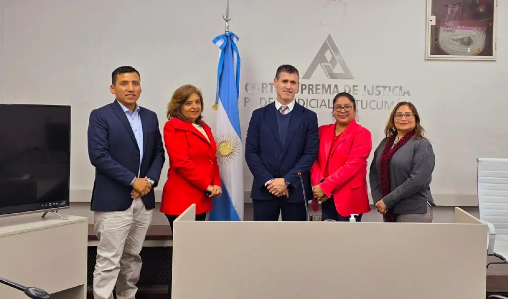 Los participantes vivieron el trabajo diario de los jueces y asistieron a exposiciones sobre digitalización. Fuente: Difusión.