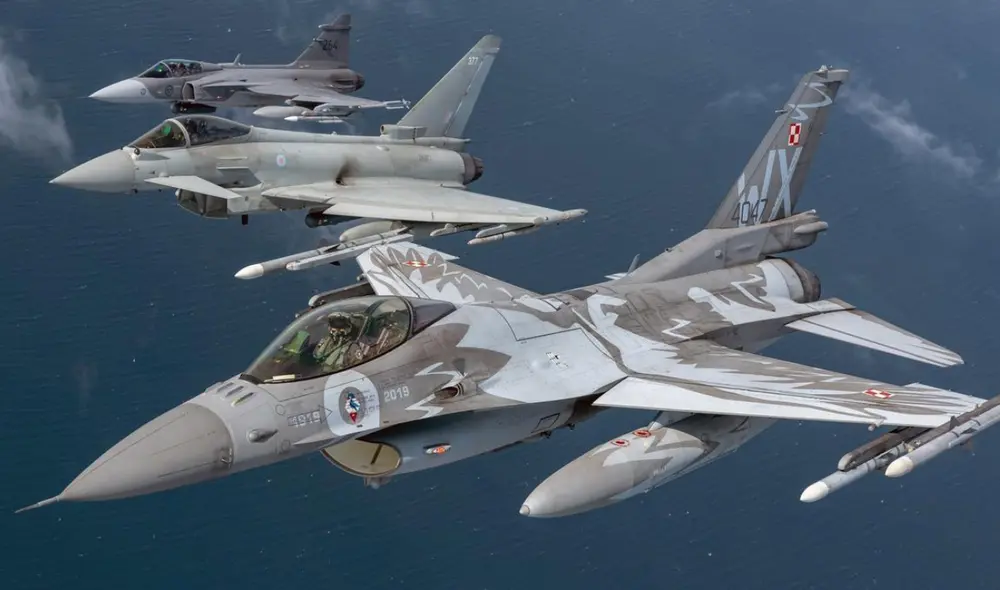 Aviones F-35 interceptan cazas rusos que violaron el espacio aéreo estonio. Foto: EFE Aviones F-35 interceptan cazas rusos que violaron el espacio aéreo estonio. Foto: EFE