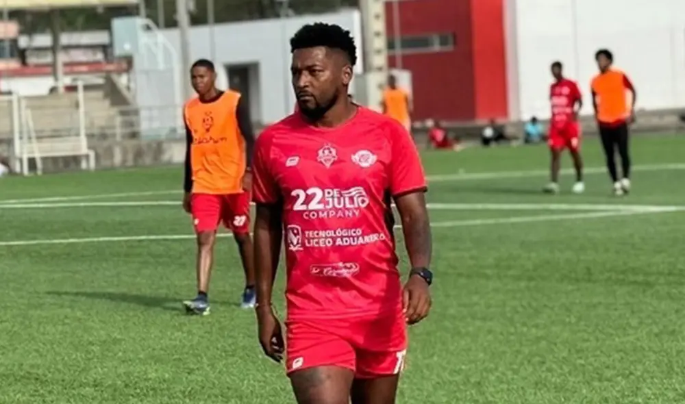 Jonathan González jugaba en la segunda división de Ecuador. Foto: 22 de Julio FC