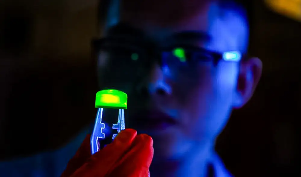 Investigadores usaron ácido hipofosforoso para mejorar la estructura del PeLED. Foto: Smartlighting