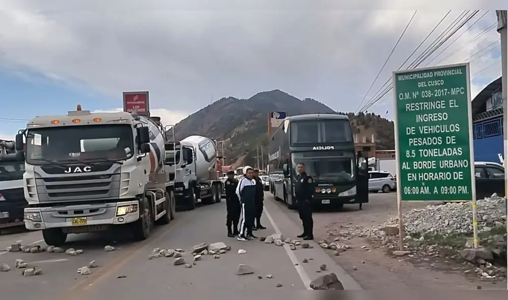 Pobladores bloquean accesos a Machu Picchu por controversia con el Censo Nacional 2025.