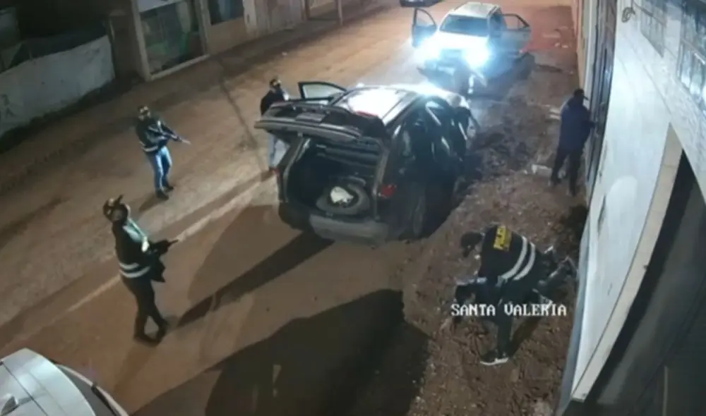 Delincuentes vestidos de policías intentan robar con armas de largo alcance