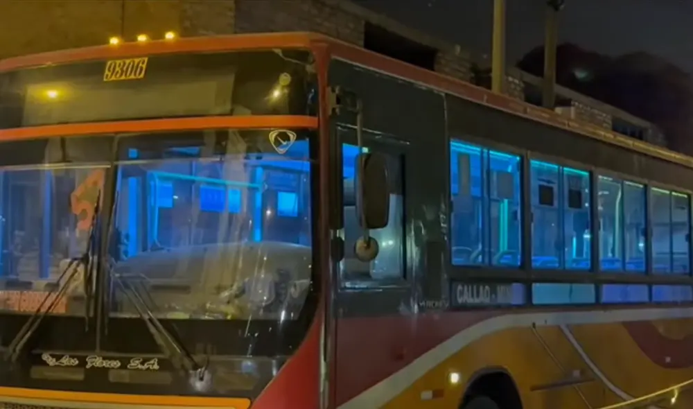 Unidad se encontraba en ruta por la Av. Las Flores cuando sucedió el ataque. Foto: Latina Unidad se encontraba en ruta por la Av. Las Flores cuando sucedió el ataque. Foto: Latina