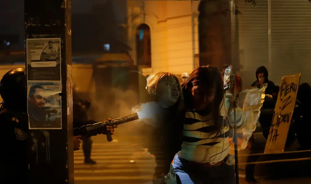 Momento de mayor represión policial ocurrió en la Plaza San Martín. Foto: Sebastián Blanco